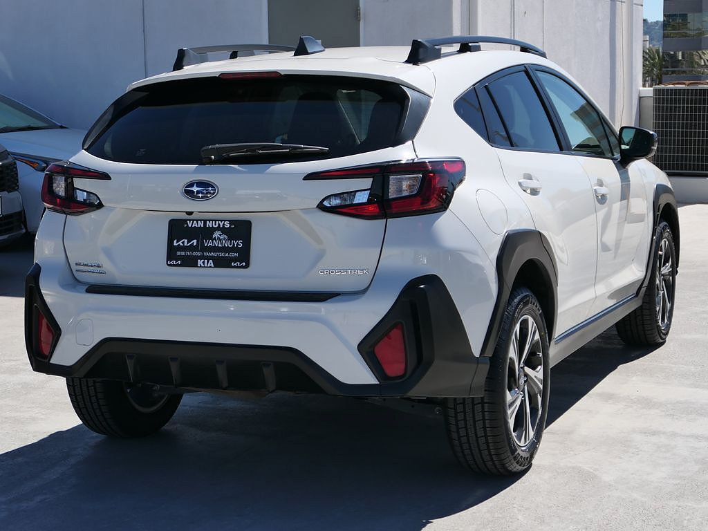Used 2024 Subaru Crosstrek 2.0i Premium w/ Crosstrek Mirror Package AWD/4WD image 3