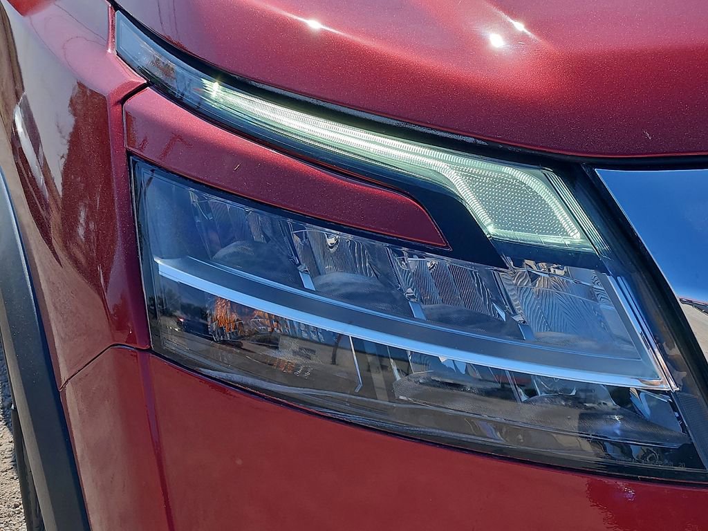 Used 2022 Nissan Pathfinder SV FWD image 8