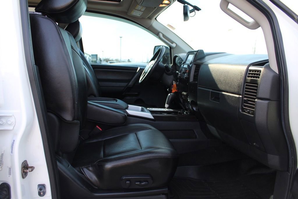 Used 2013 Nissan Titan SL w/ Moonroof Pkg image 19