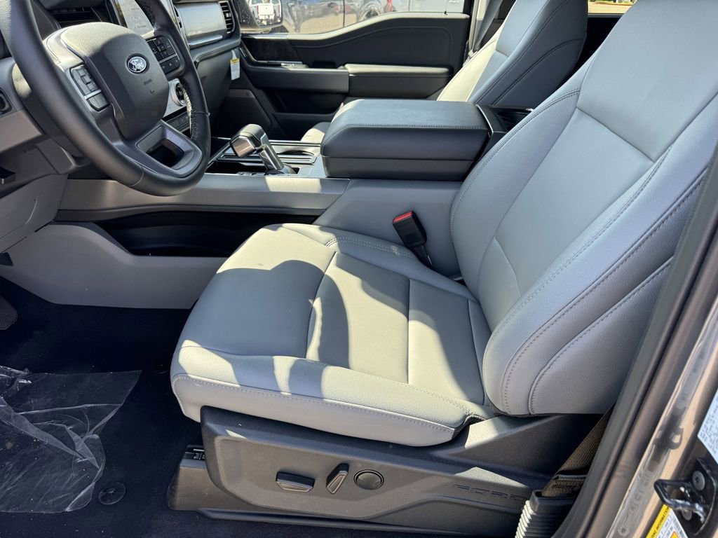 Used 2025 Ford F150 Lightning Flash AWD/4WD image 15
