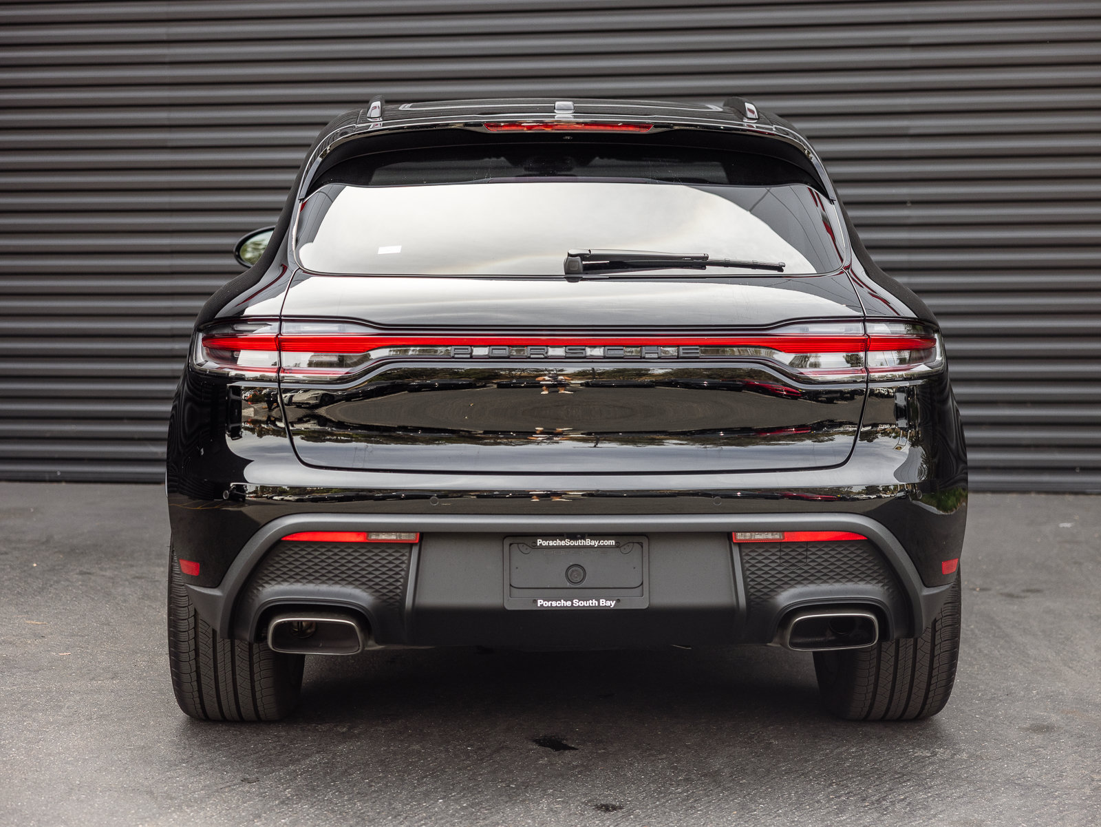 Certified 2026 Porsche Macan AWD/4WD image 9
