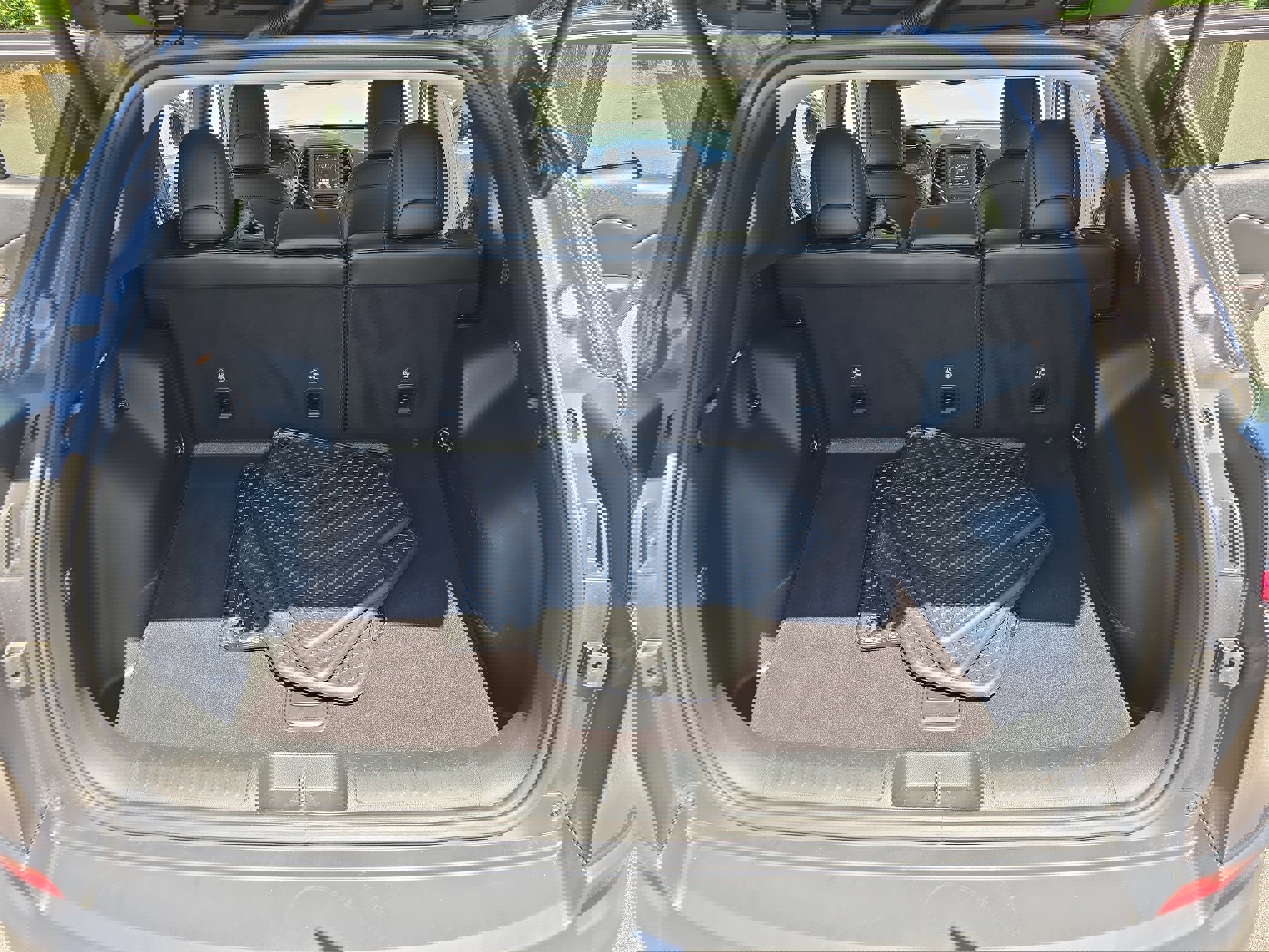 Used 2019 Jeep Cherokee Trailhawk w/ Comfort/Convenience Group image 13