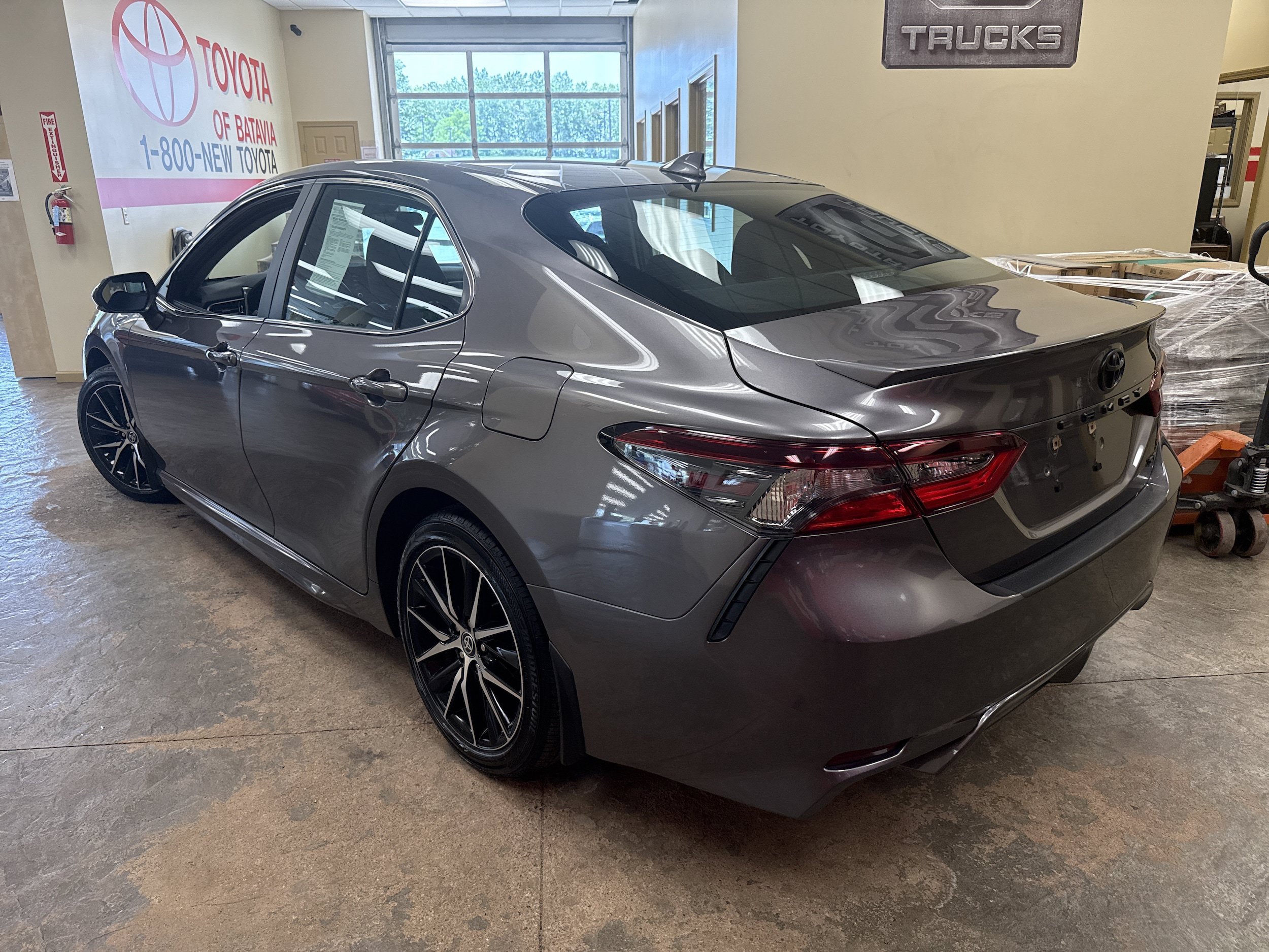 Certified 2024 Toyota Camry SE FWD image 17