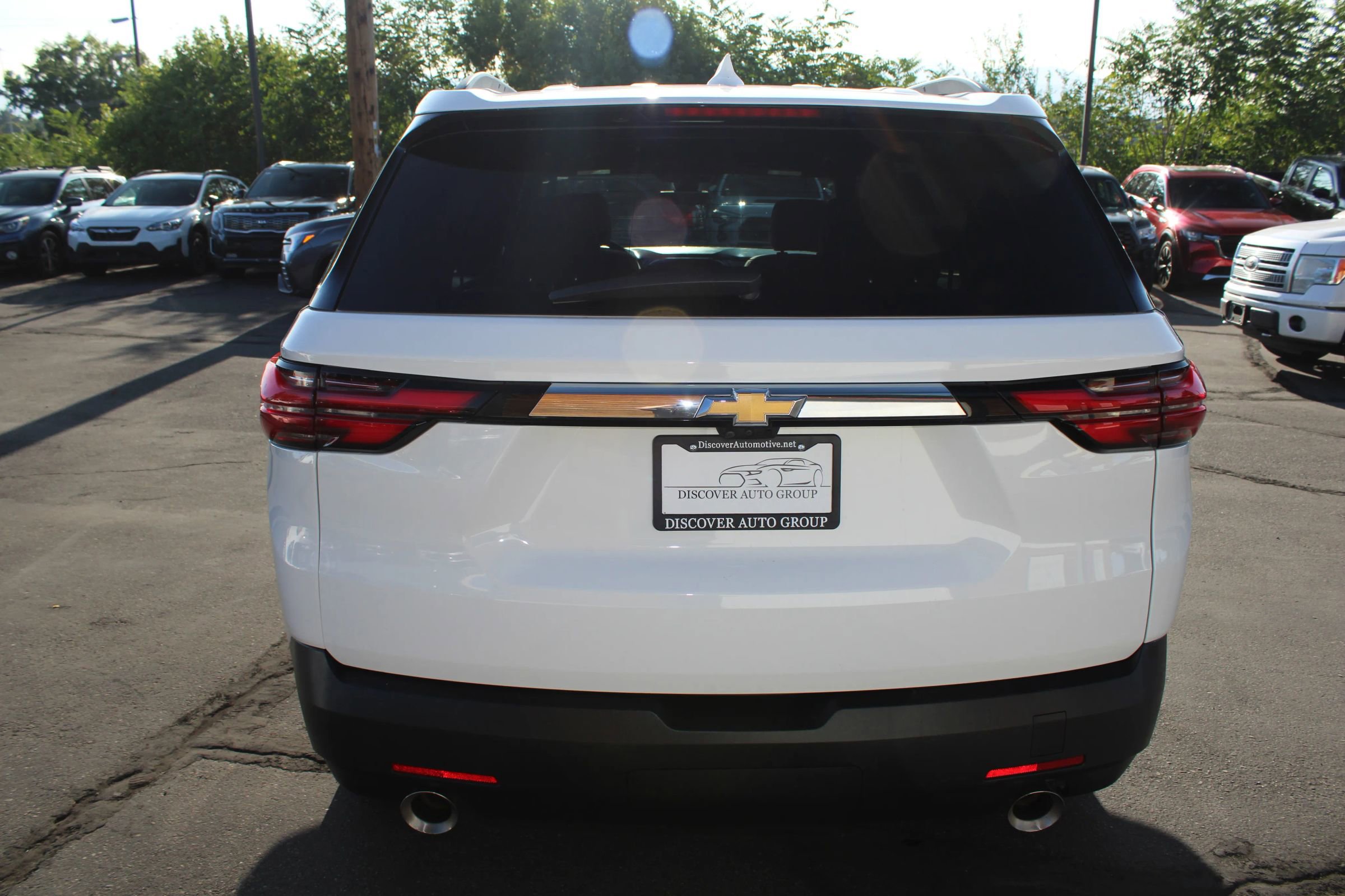 Used 2023 Chevrolet Traverse LT w/ Rear Camera Mirror Package image 6