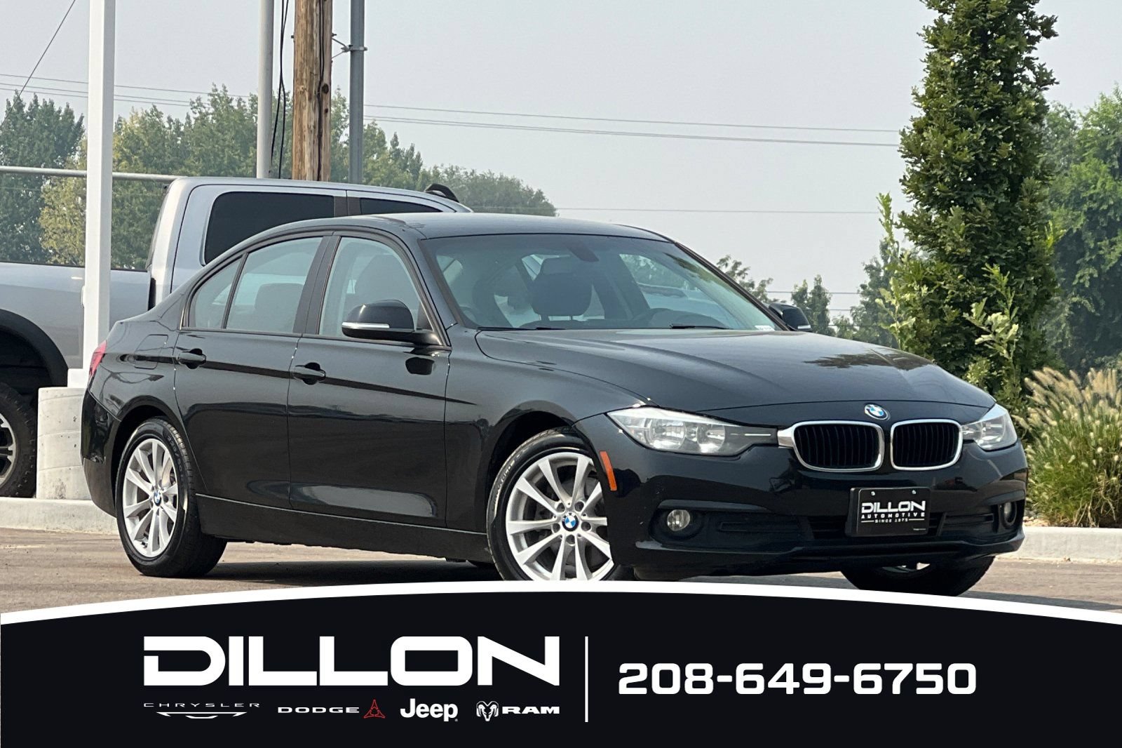Used 2016 BMW 320i xDrive Sedan AWD/4WD image 2