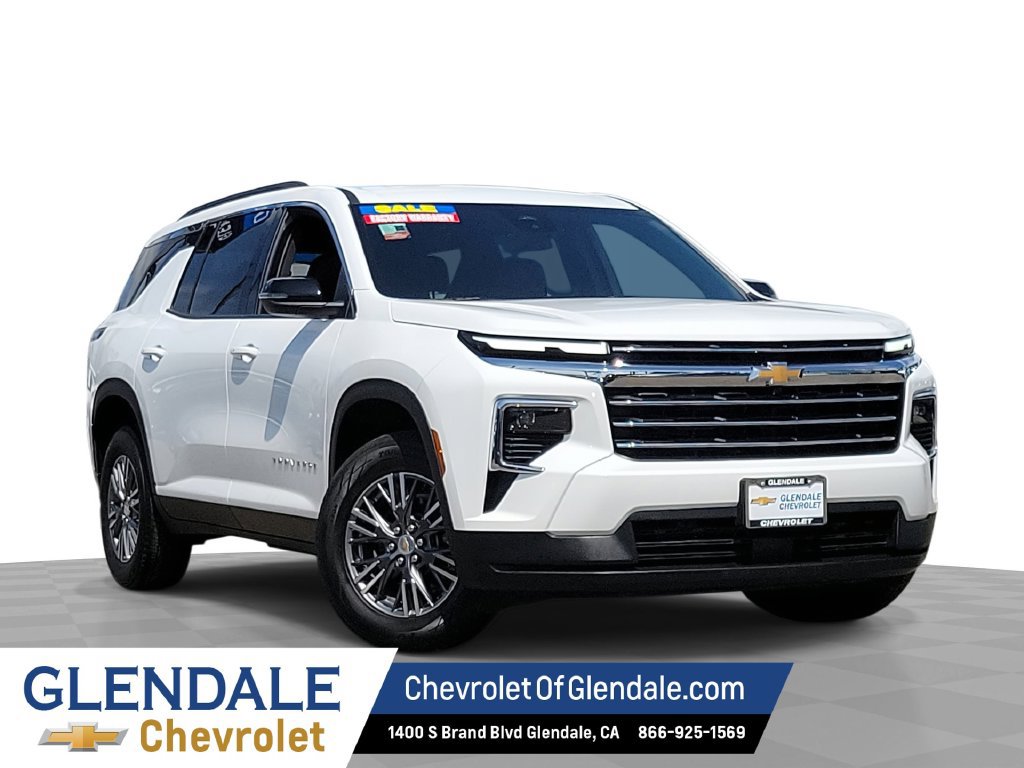 Used 2026 Chevrolet Traverse LT FWD image 1
