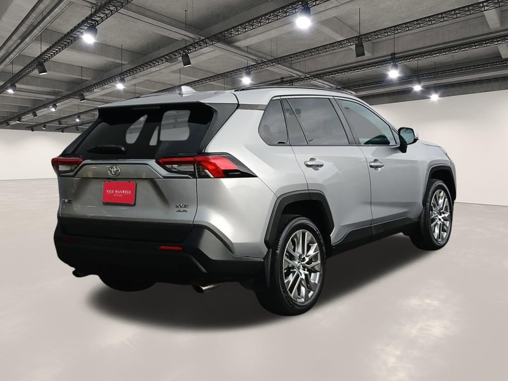 Used 2020 Toyota RAV4 XLE Premium AWD/4WD image 16
