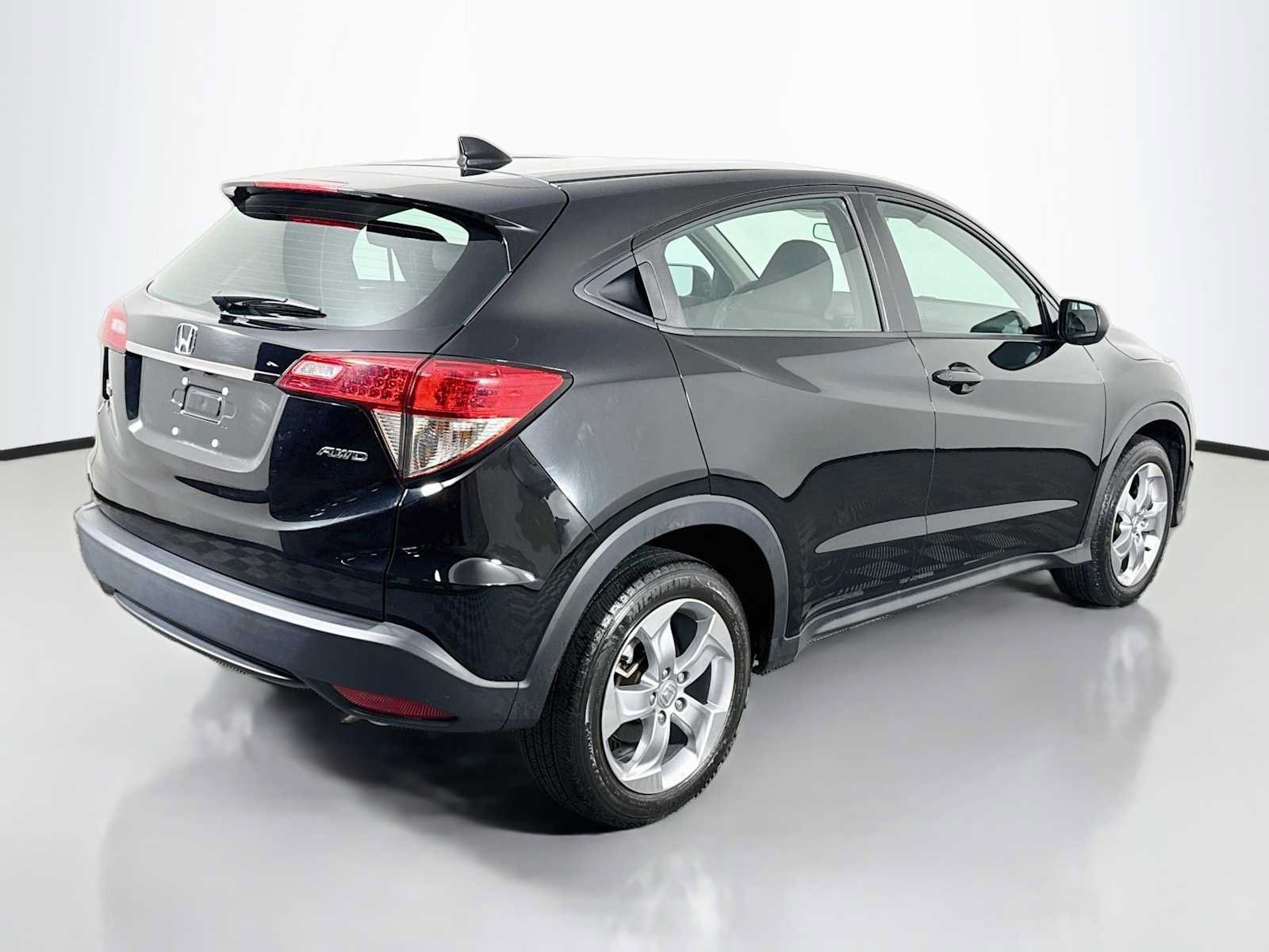 Certified 2022 Honda HR-V LX image 7