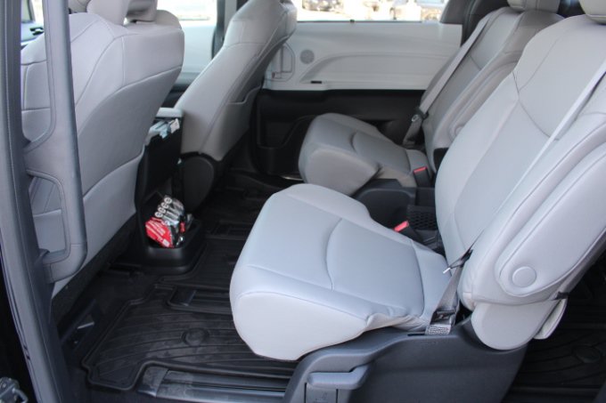 New 2026 Toyota Sienna XLE FWD image 13
