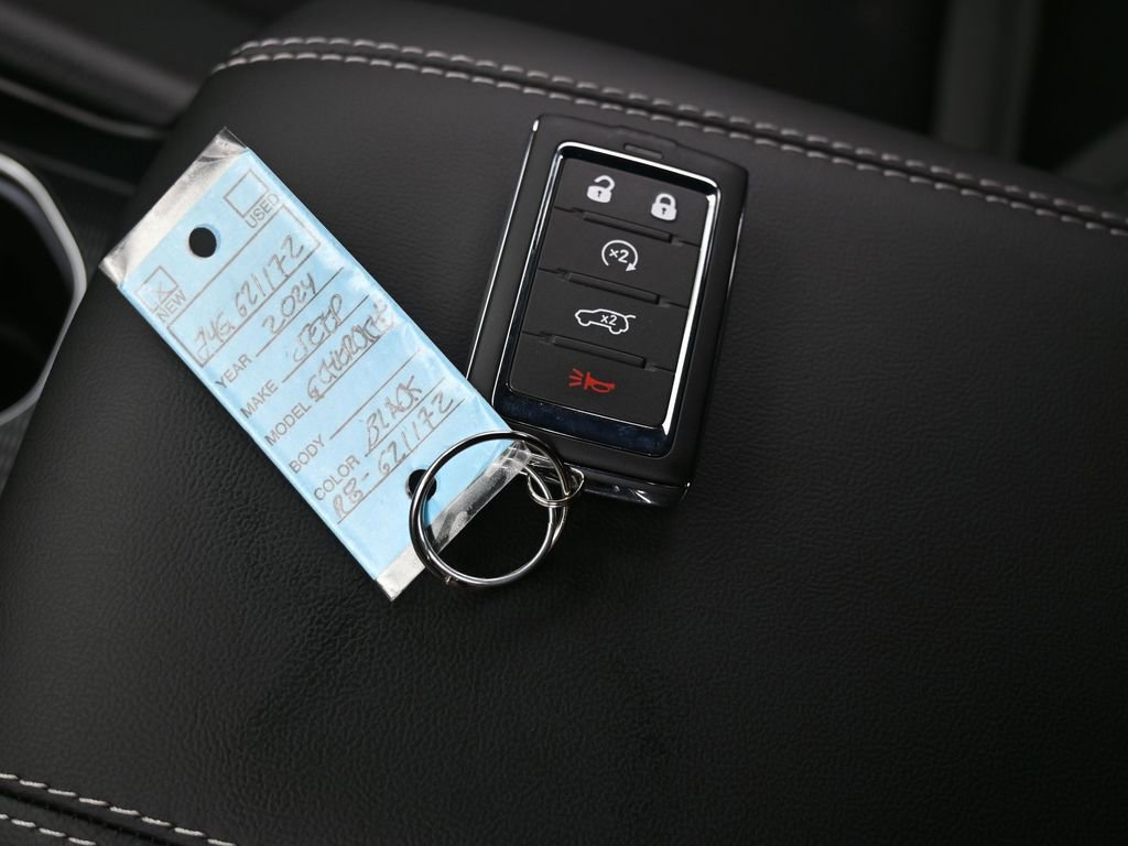 Used 2024 Jeep Grand Cherokee L Laredo w/ Luxury Tech Group I image 14