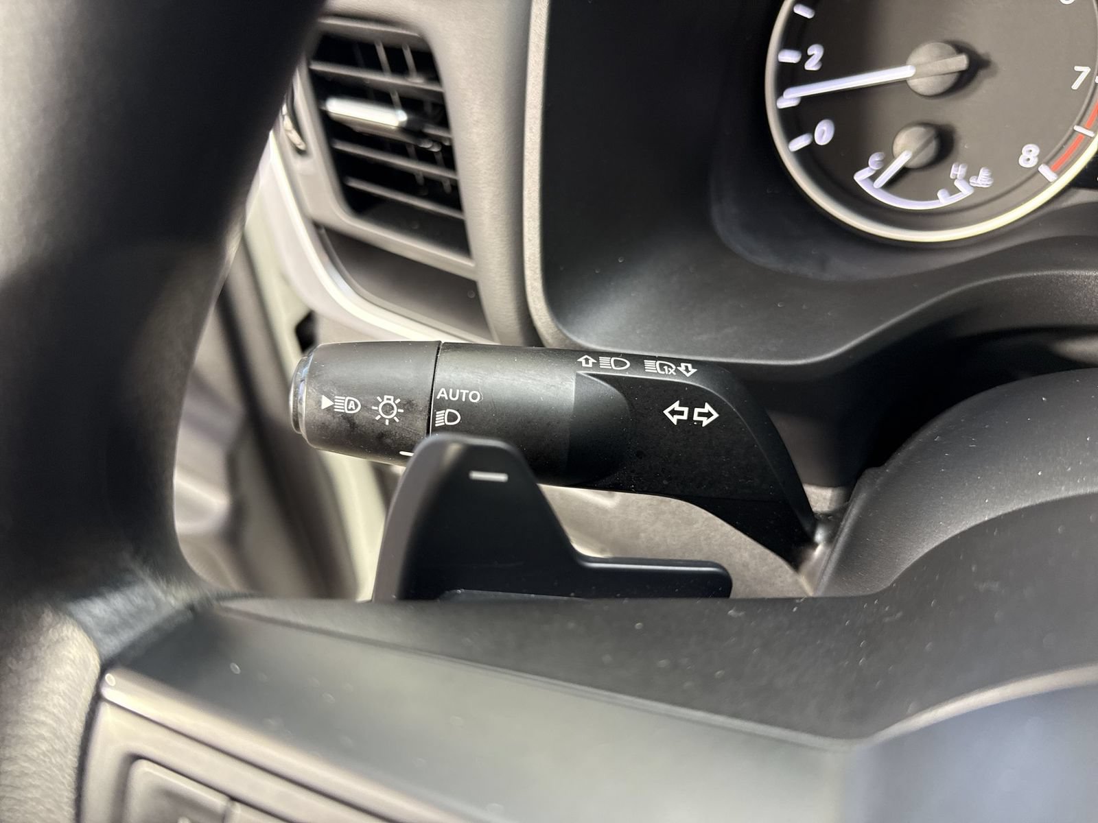 Used 2023 Nissan Rogue S AWD/4WD image 15
