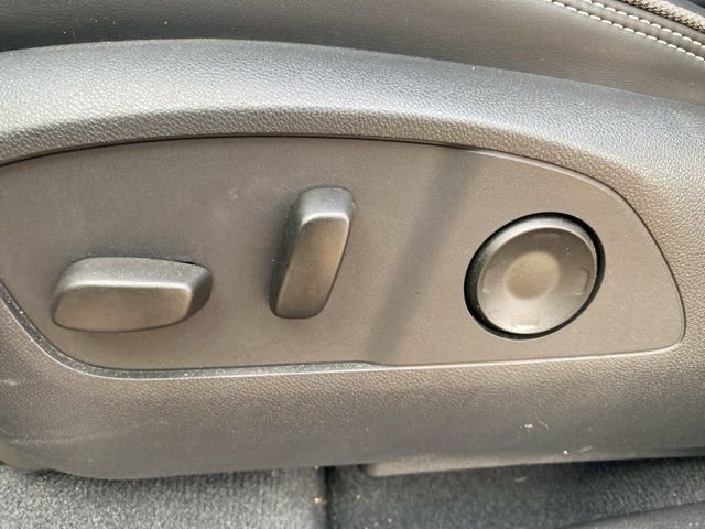 Used 2024 GMC Sierra EV Denali image 17