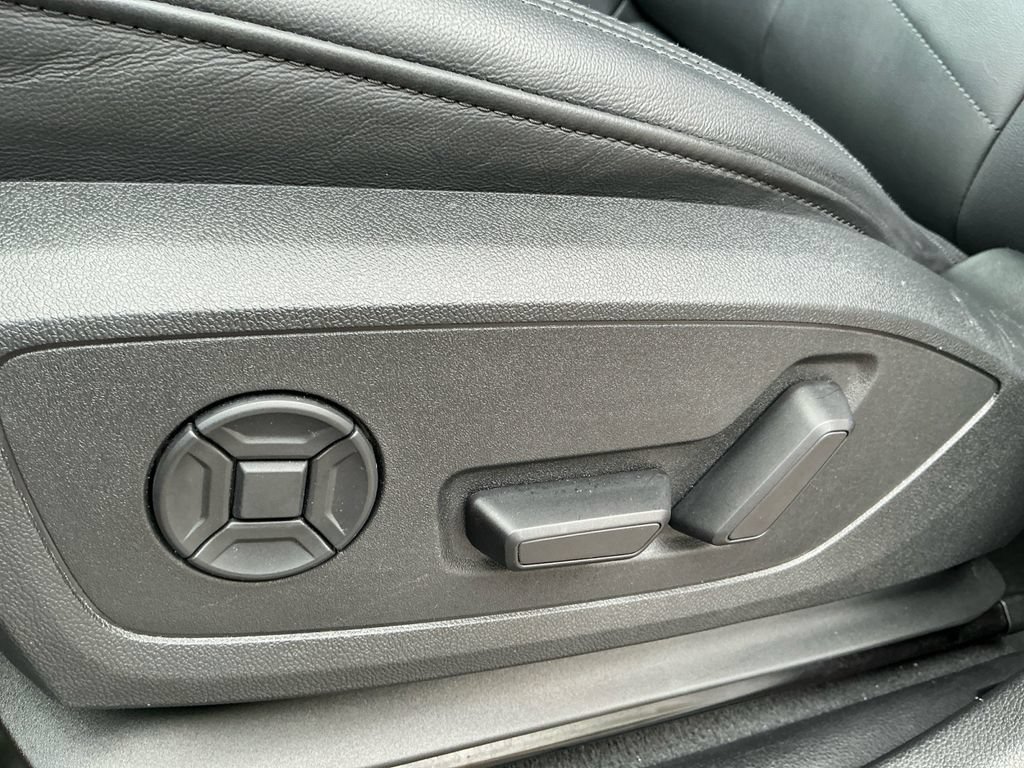 Used 2025 Audi Q3 2.0T Premium AWD/4WD image 25