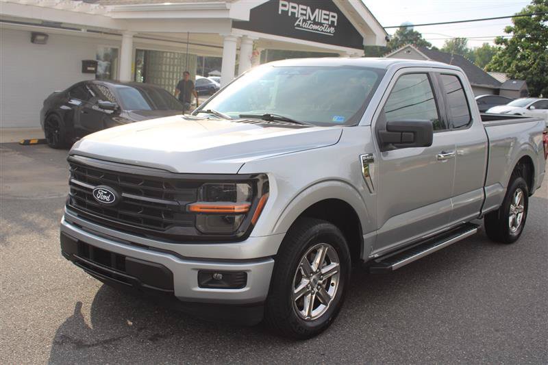 Used 2025 Ford F150 XLT w/ Equipment Group 301A Standard RWD image 3