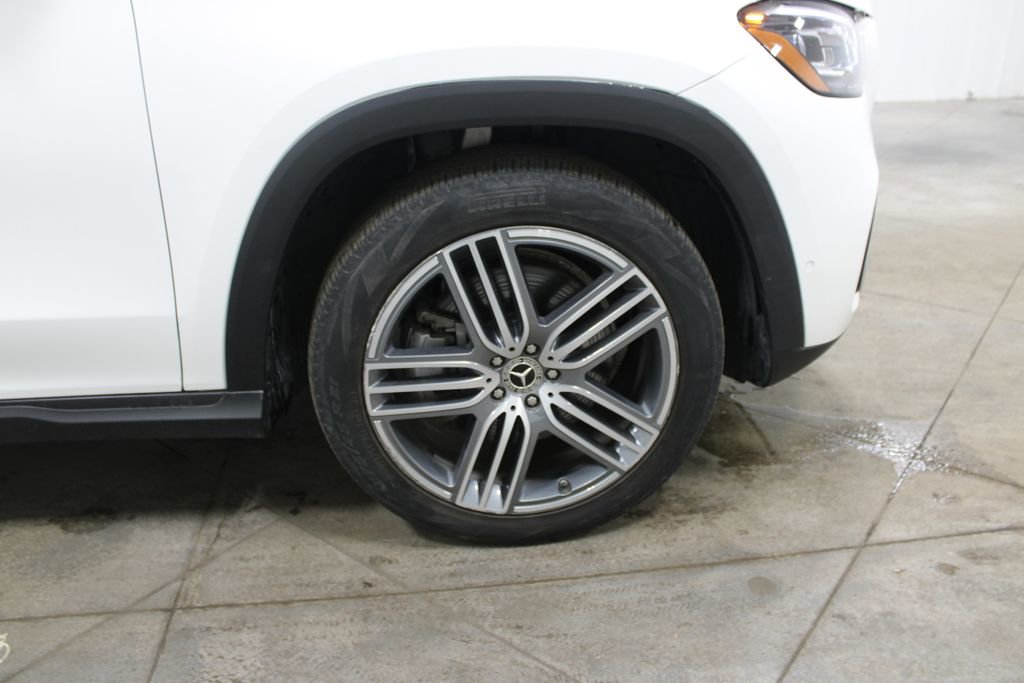 Used 2024 Mercedes-Benz GLS 450 4MATIC image 40
