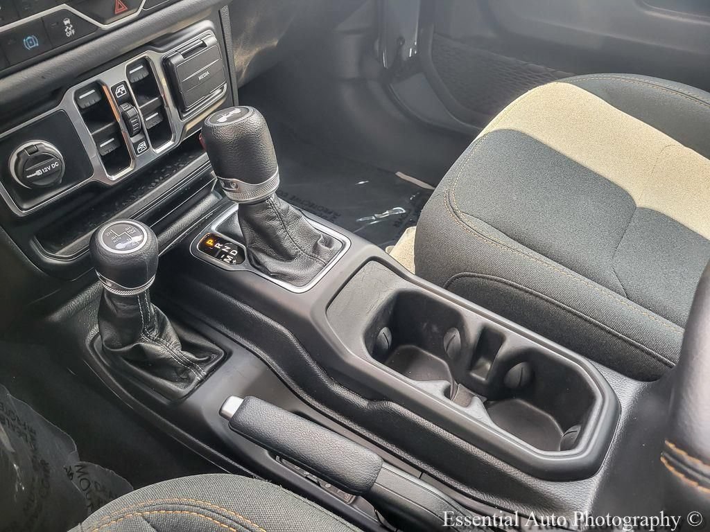 Used 2024 Jeep Wrangler Unlimited Sahara AWD/4WD image 18