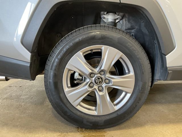 Used 2025 Toyota RAV4 XLE AWD/4WD image 7