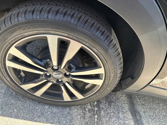 Certified 2020 Nissan Kicks SR w/ SR Premium Package FWD image 18