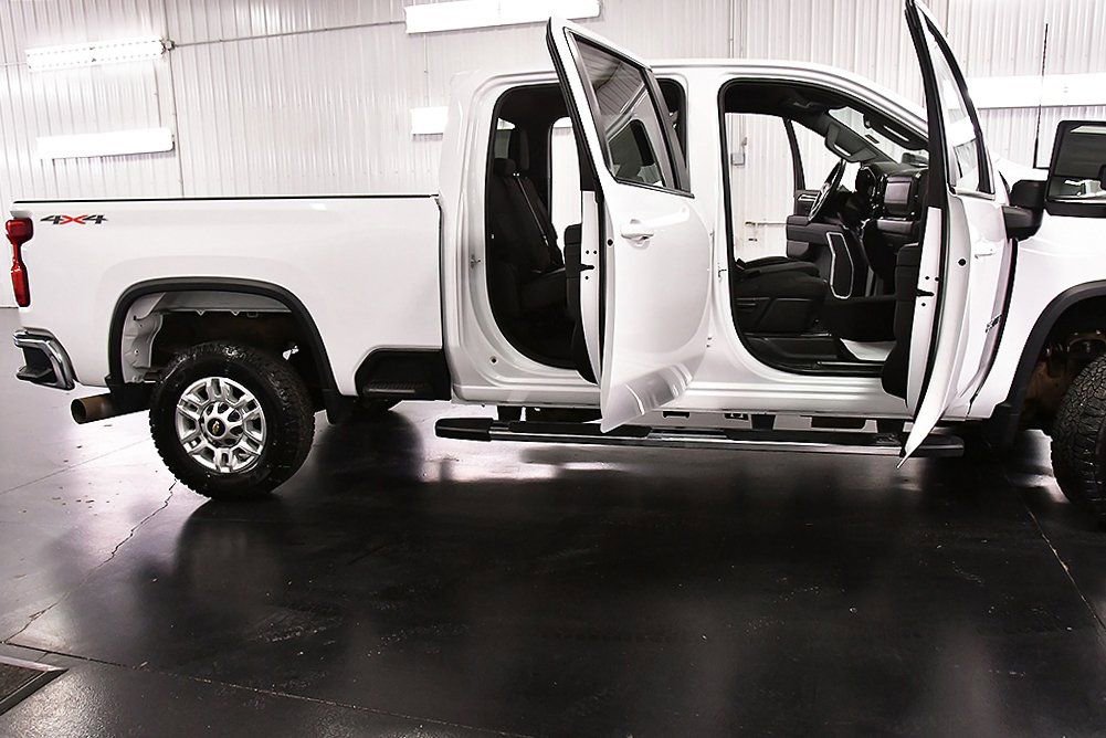 Used 2024 Chevrolet Silverado 2500 LT image 32