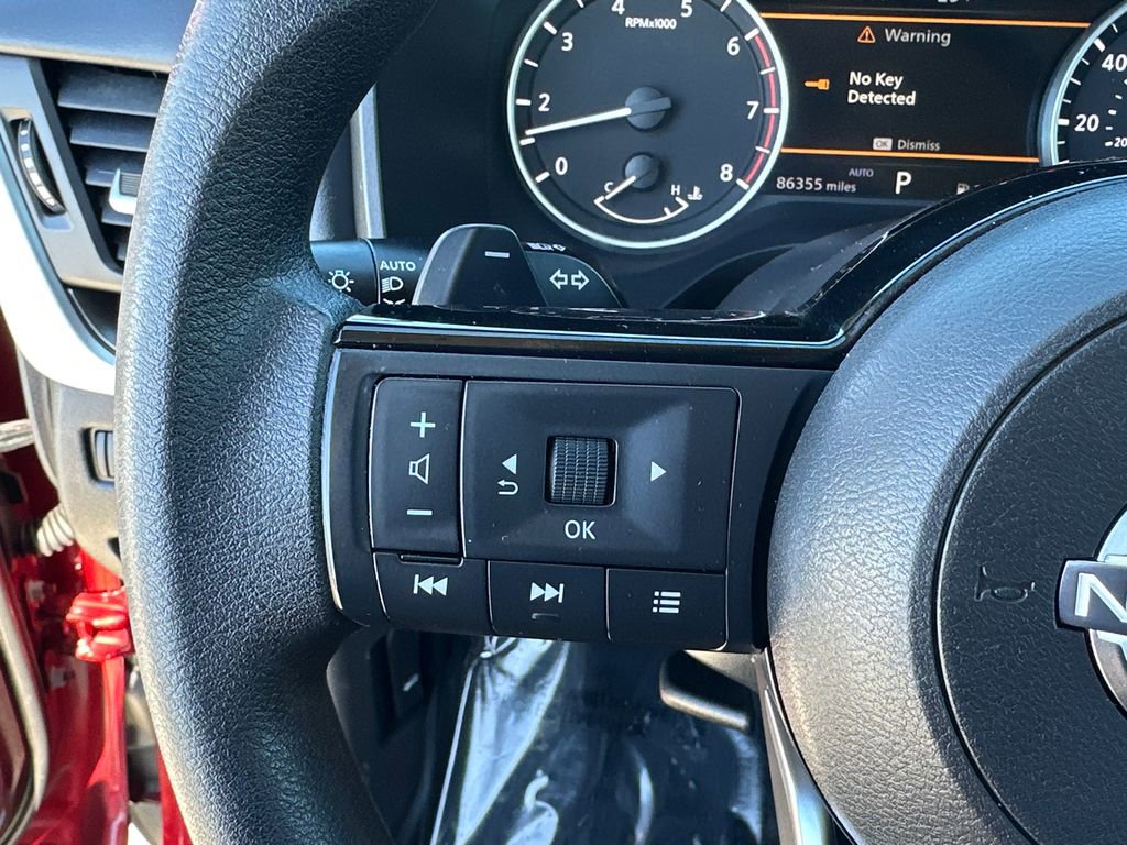 Used 2023 Nissan Rogue SV image 24