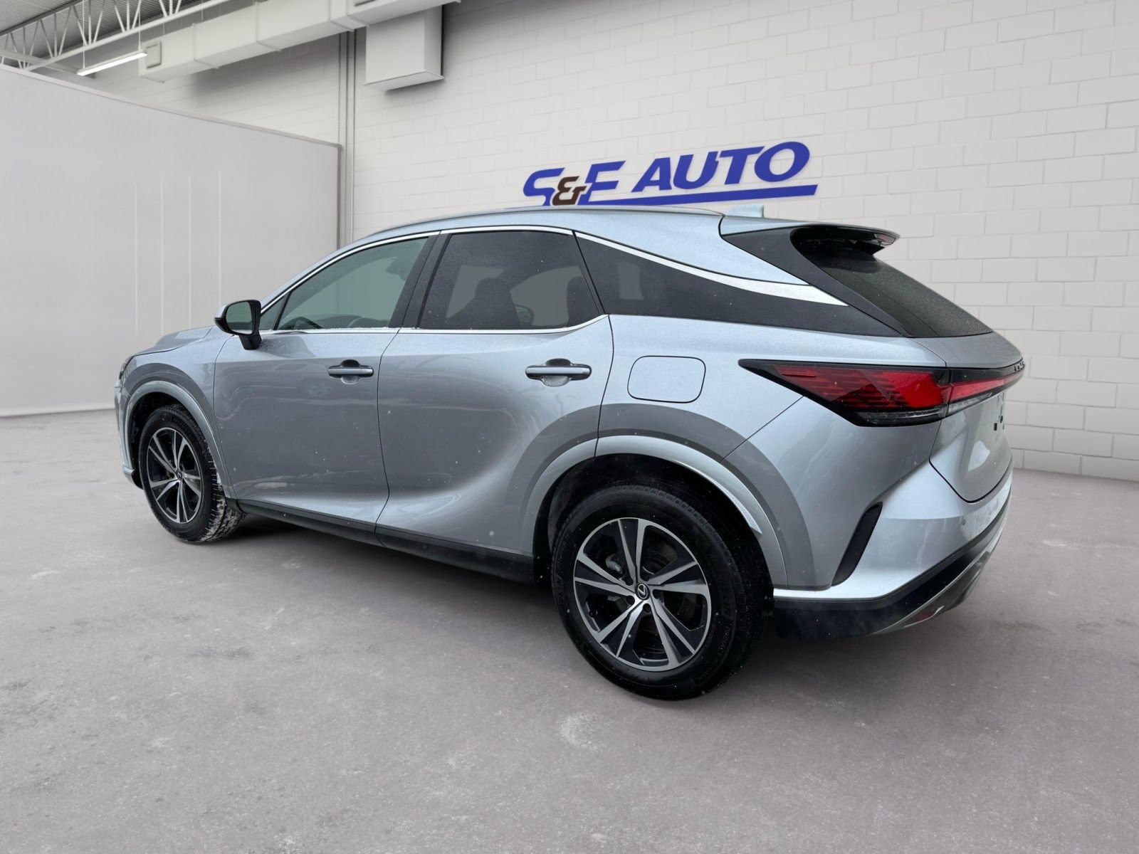 Used 2023 Lexus RX 350 Premium w/ Accessory Package (Z1) AWD/4WD image 3