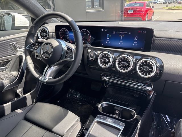 Used 2025 Mercedes-Benz CLA 250 4MATIC image 37