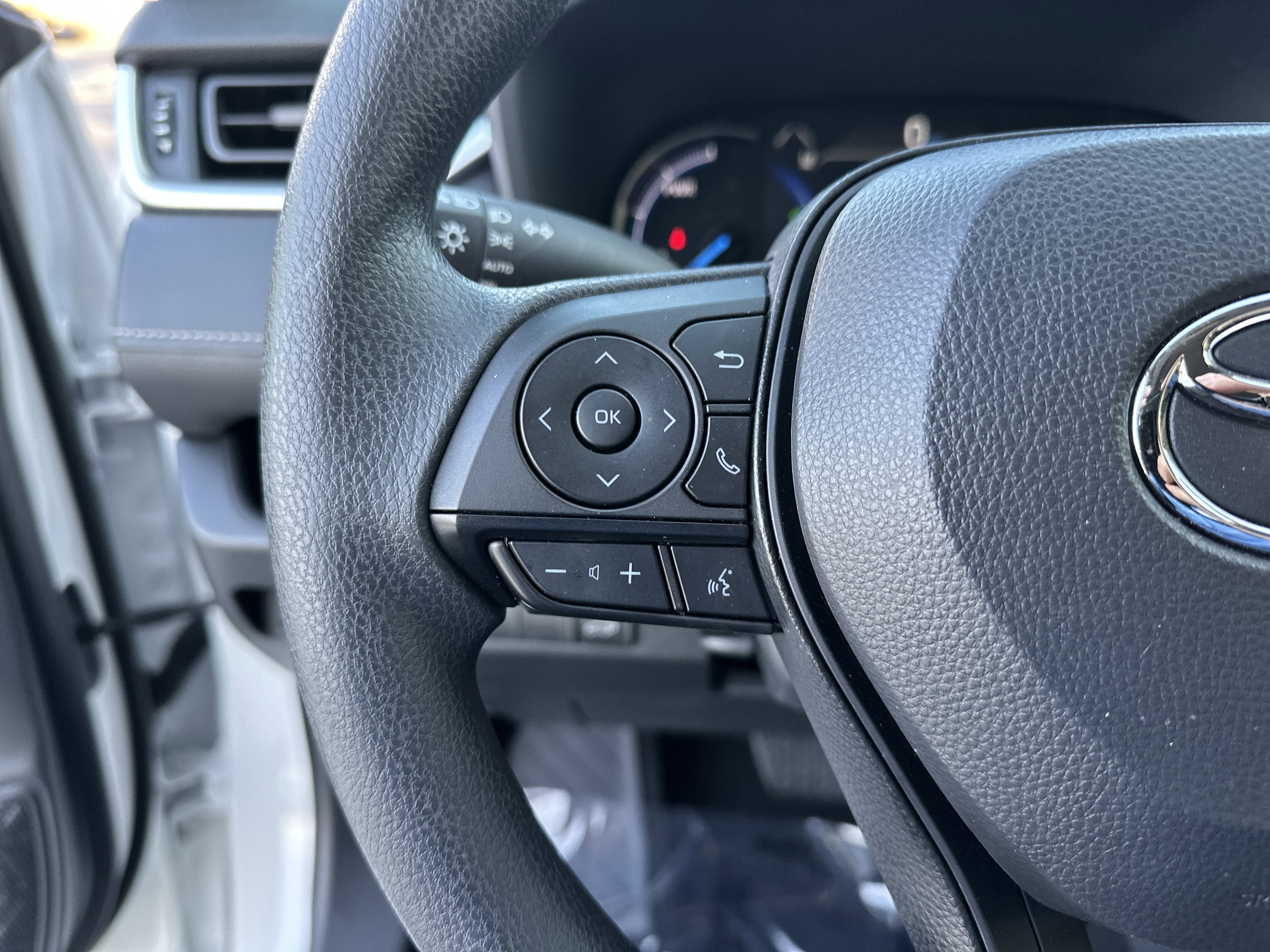 Certified 2025 Toyota RAV4 XLE image 19