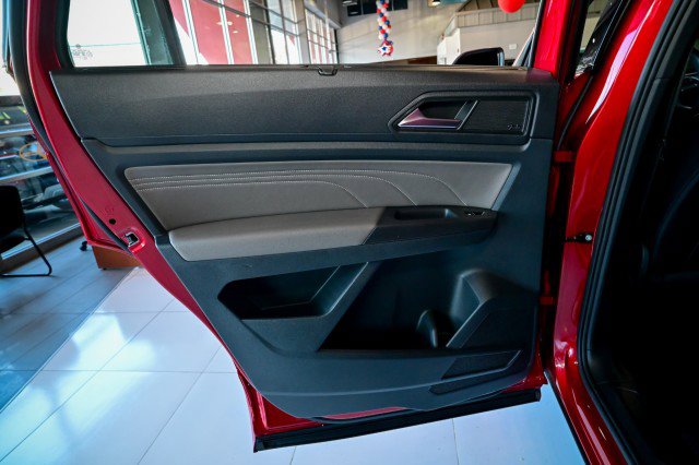 Used 2022 Volkswagen Atlas Cross Sport SEL Premium R-Line image 22