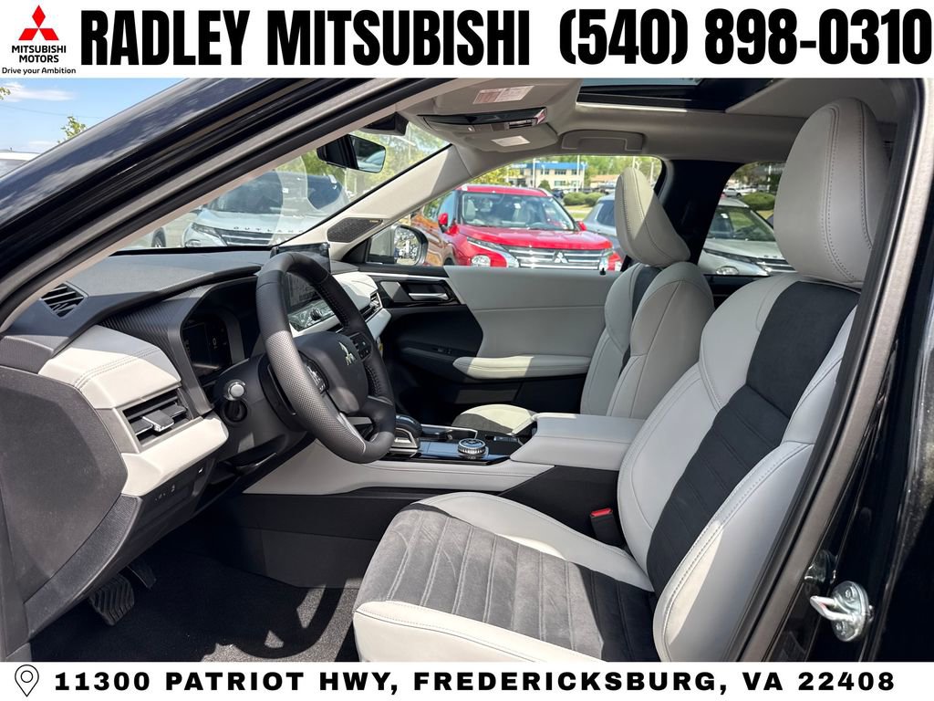 New 2026 Mitsubishi Outlander AWD image 3