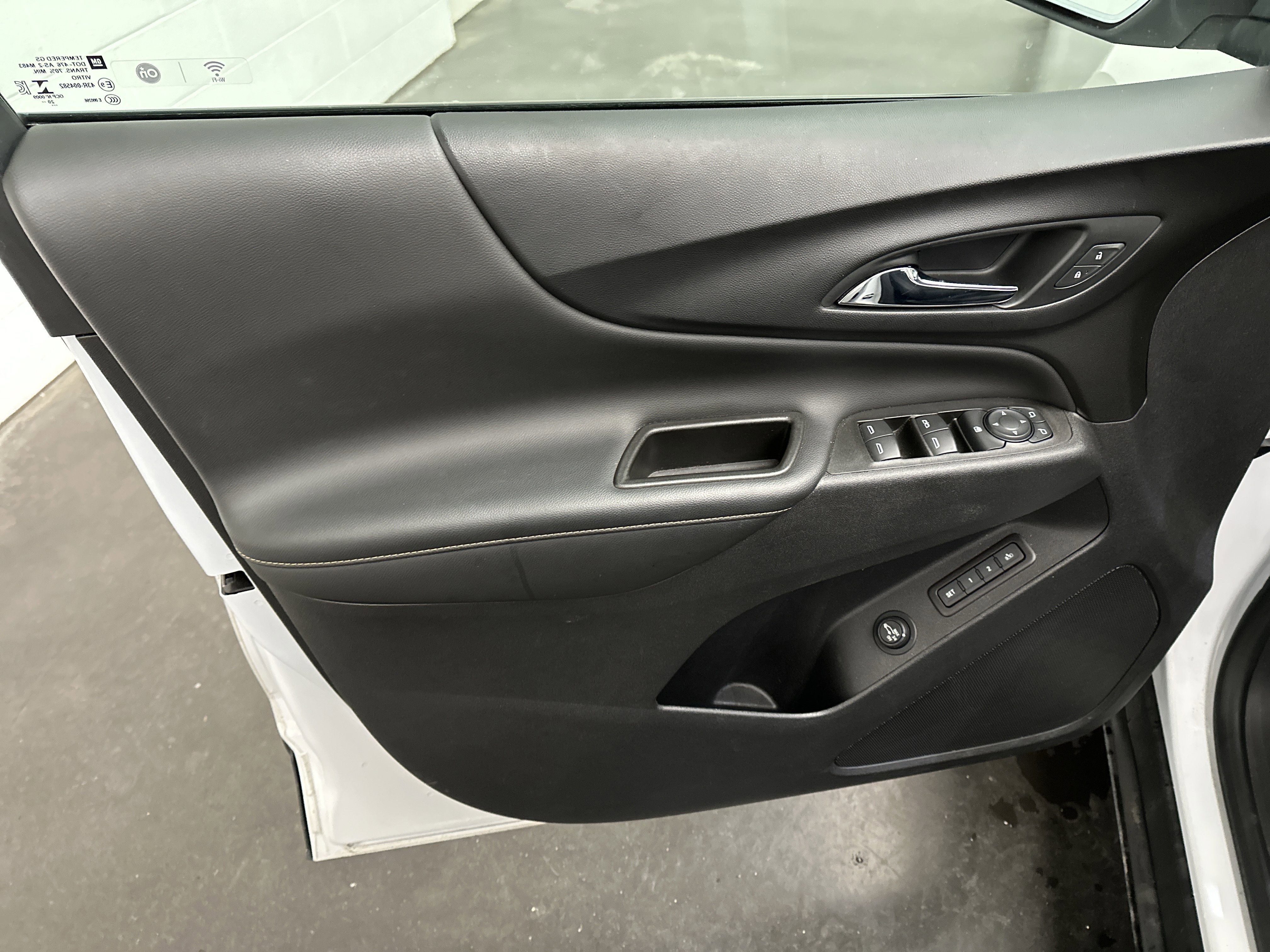 Used 2021 Chevrolet Equinox Premier FWD image 21