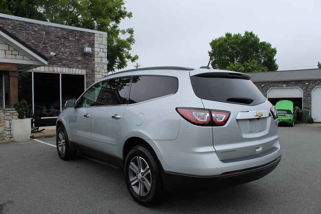 Used 2017 Chevrolet Traverse LT FWD image 9