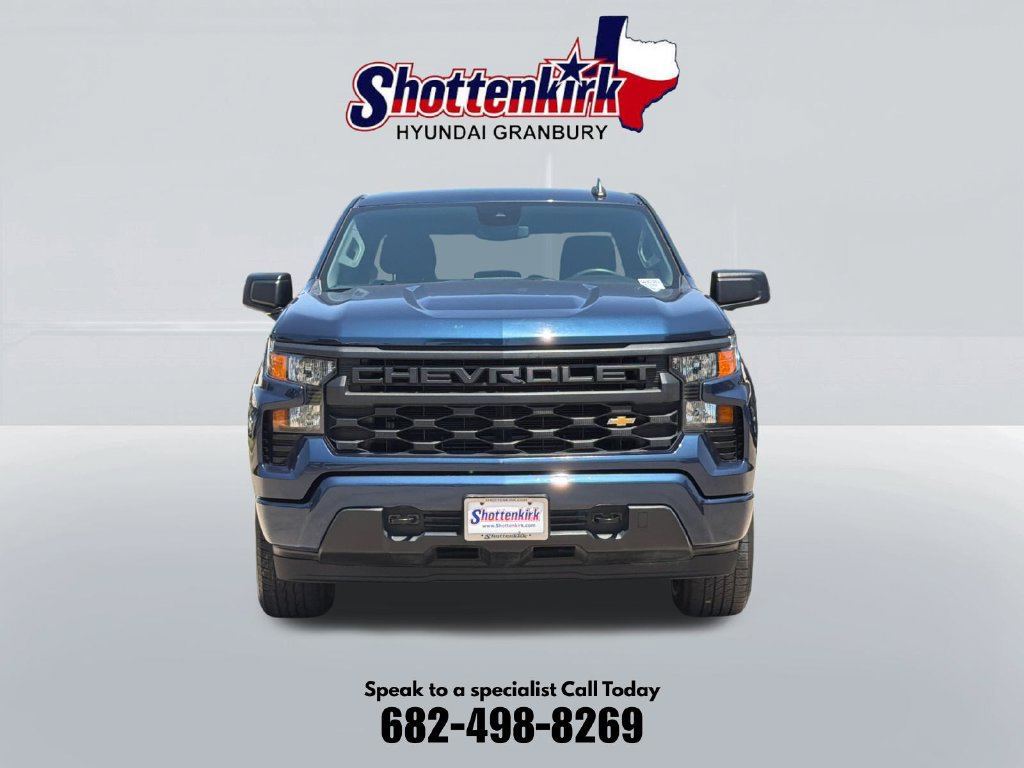 Used 2022 Chevrolet Silverado 1500 Custom RWD image 2