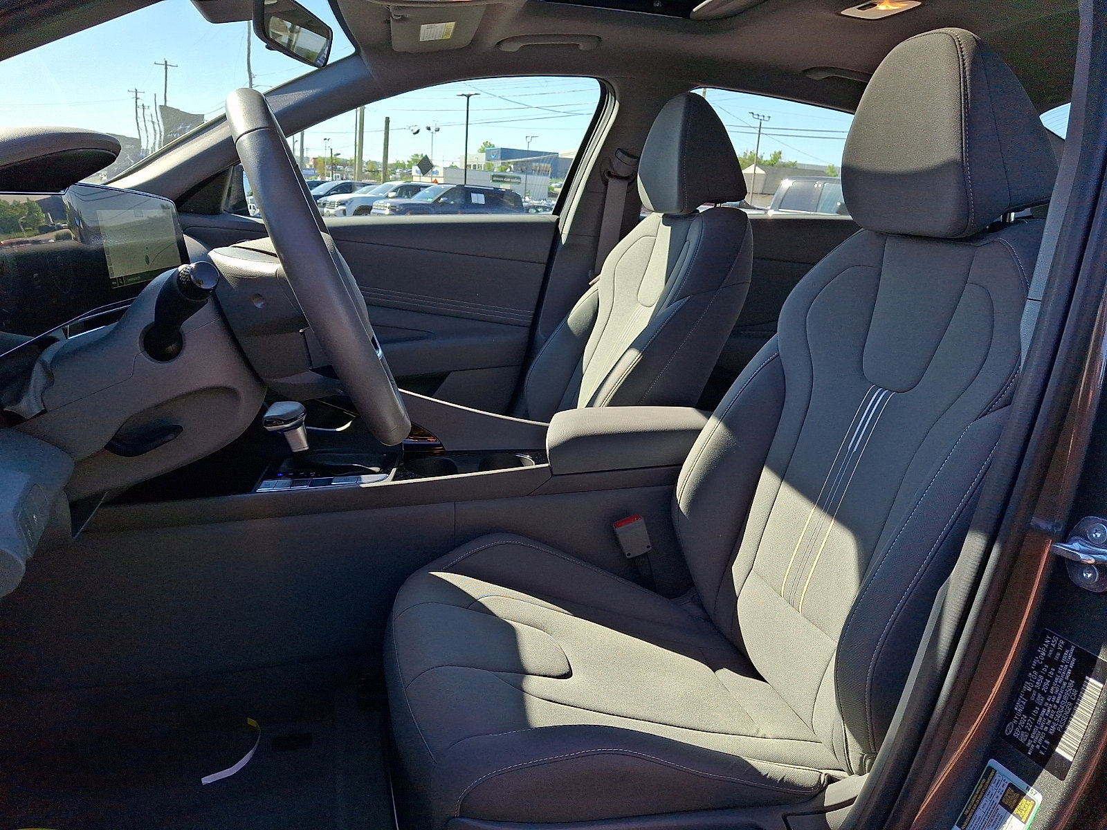 Certified 2025 Hyundai Elantra SEL FWD image 13