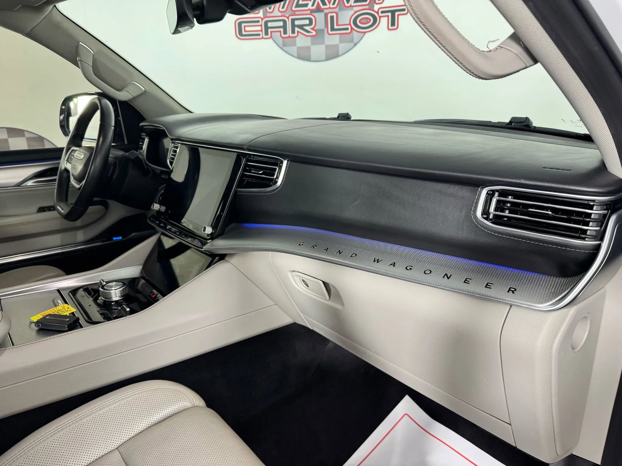 Used 2023 Jeep Grand Wagoneer 4WD w/ Flexible Seating Group image 11