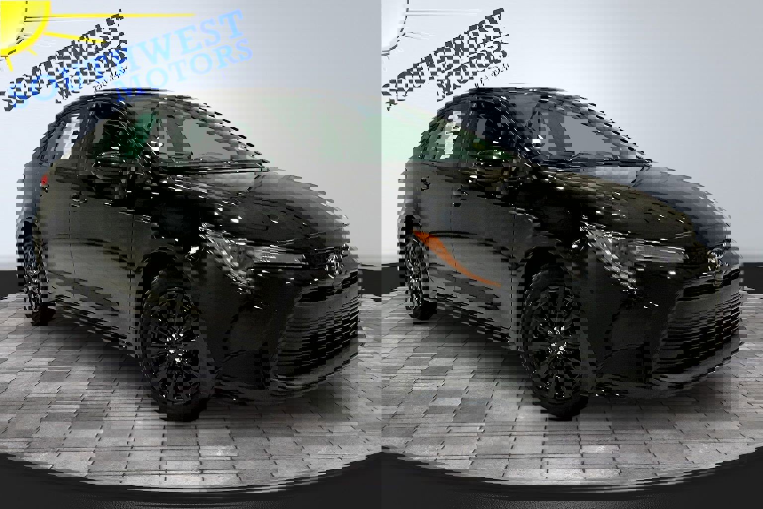 Used 2023 Toyota Corolla LE image 3