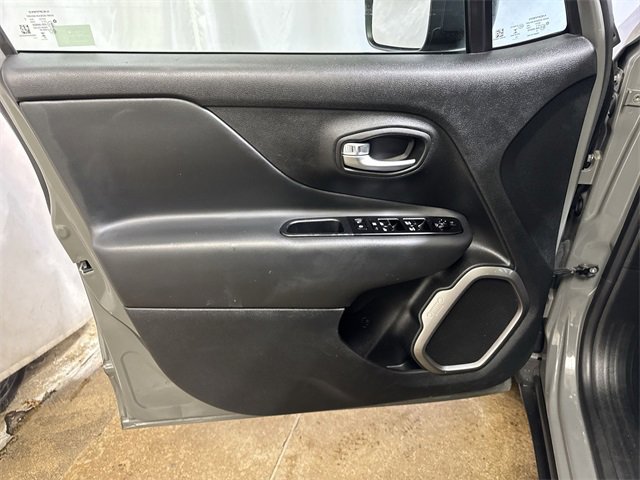 Used 2022 Jeep Renegade Latitude w/ Sun/Sound Group image 23