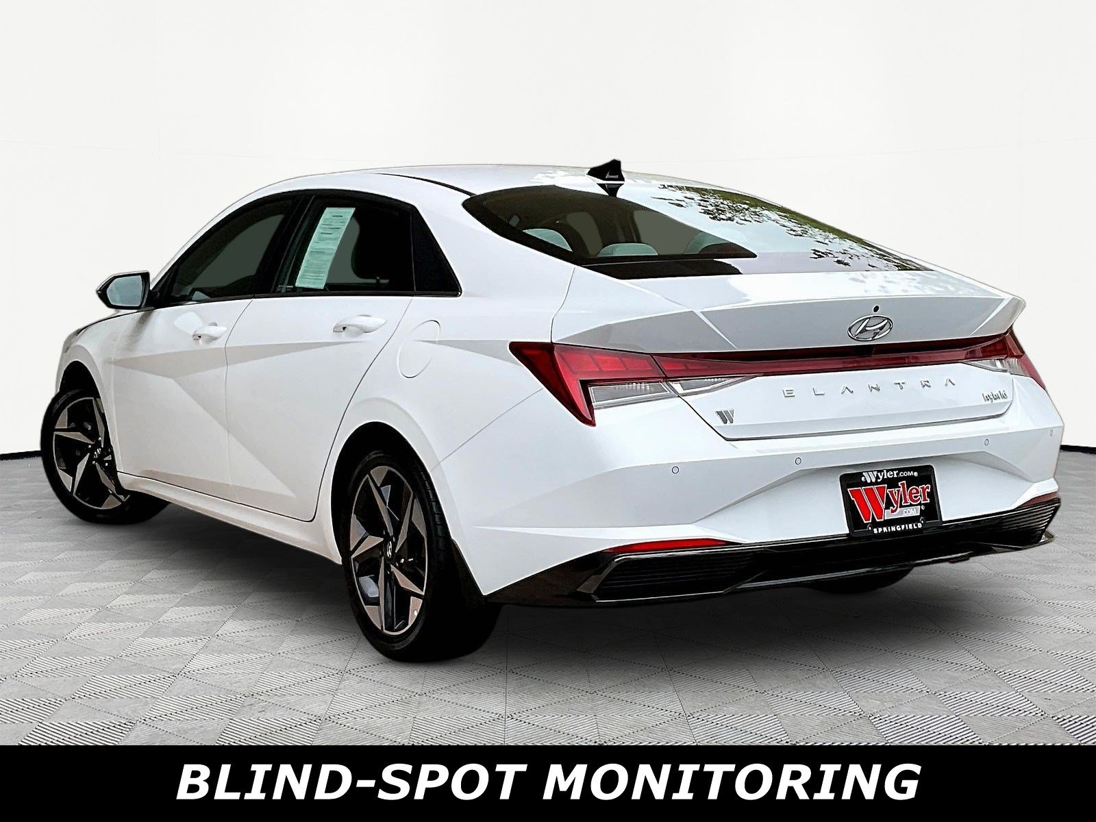 Used 2023 Hyundai Elantra Limited FWD image 4