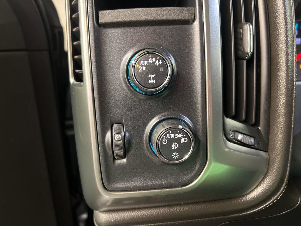 Used 2018 Chevrolet Silverado 1500 LTZ image 24