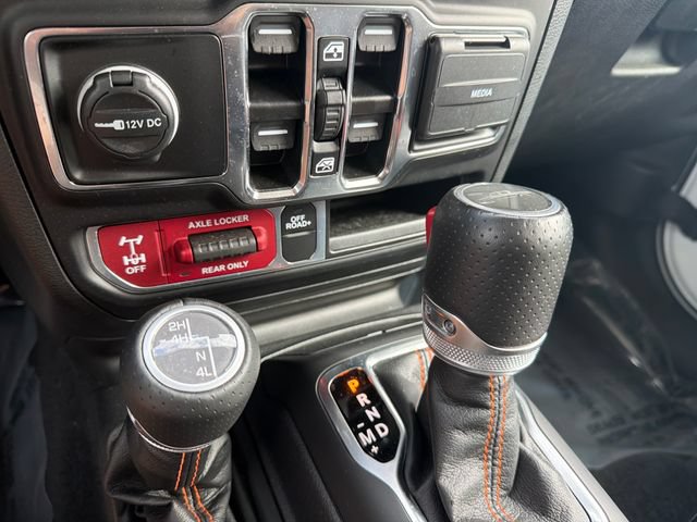 Used 2023 Jeep Gladiator Mojave w/ Cold Weather Group AWD/4WD image 24