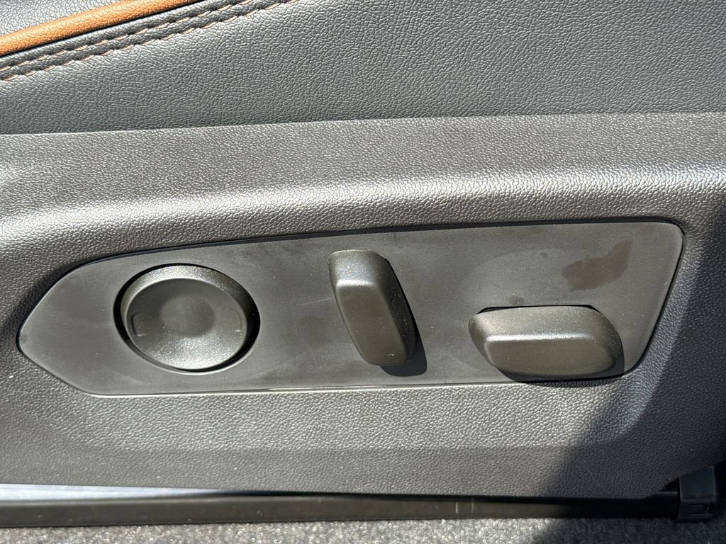 New 2026 GMC Canyon AT4 w/ AT4 Premium Package image 39