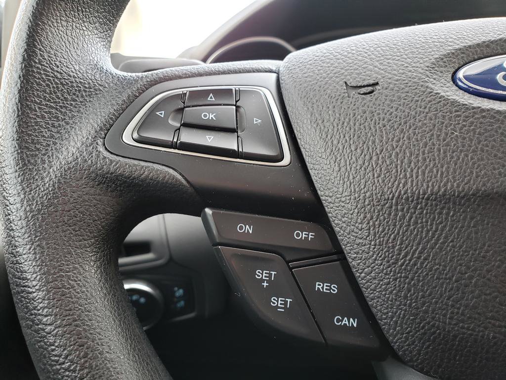Used 2018 Ford Focus SE w/ SE Appearance Package image 19