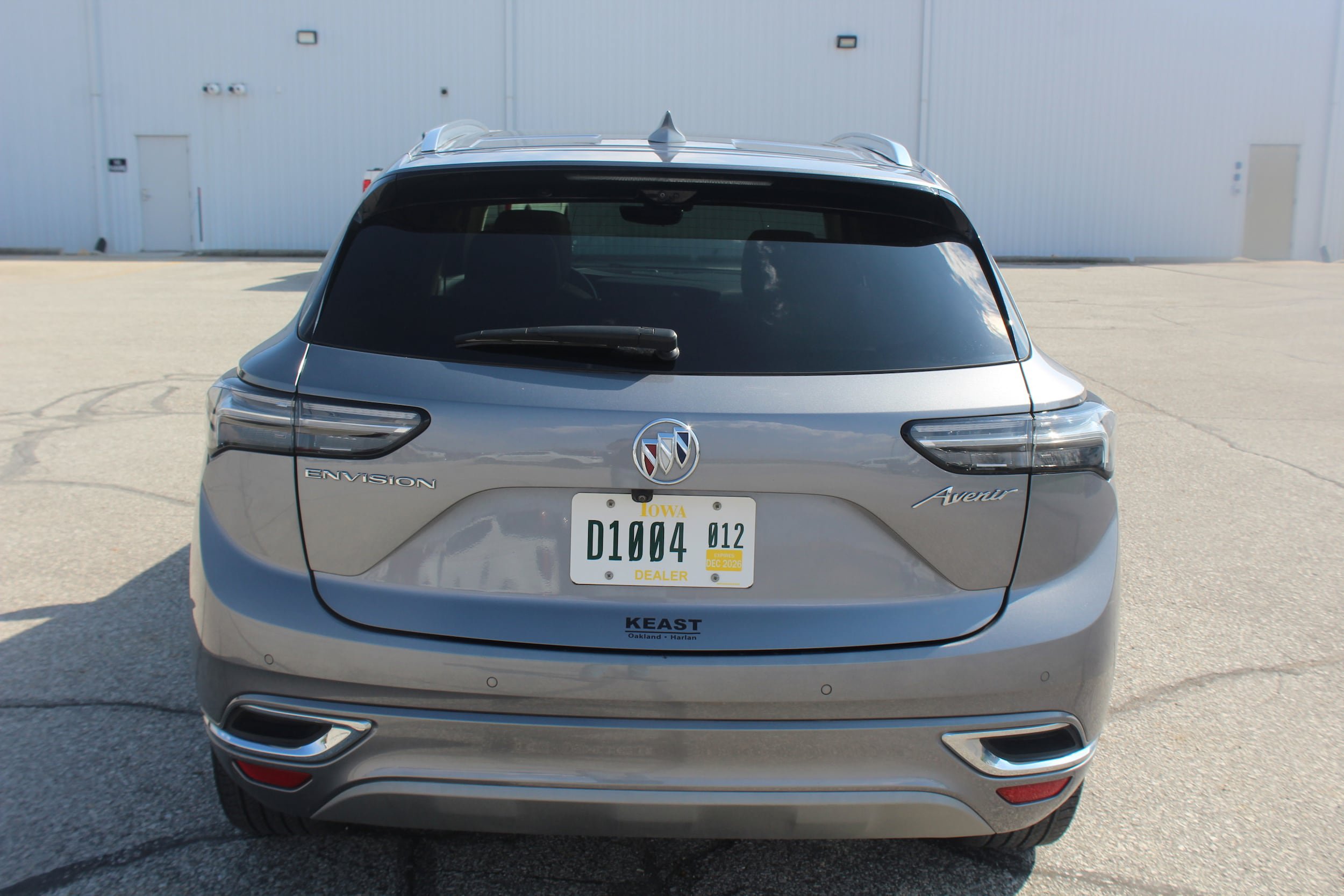 Used 2022 Buick Envision Avenir w/ Technology Package II FWD image 3