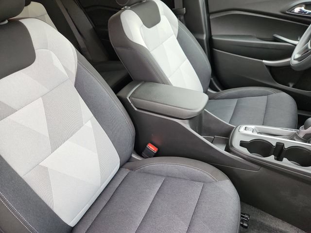 Used 2025 Chevrolet Trax LS FWD image 18