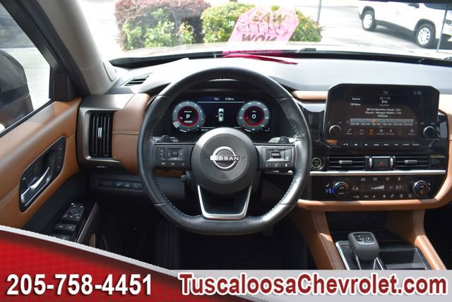 Used 2024 Nissan Pathfinder Platinum FWD image 33