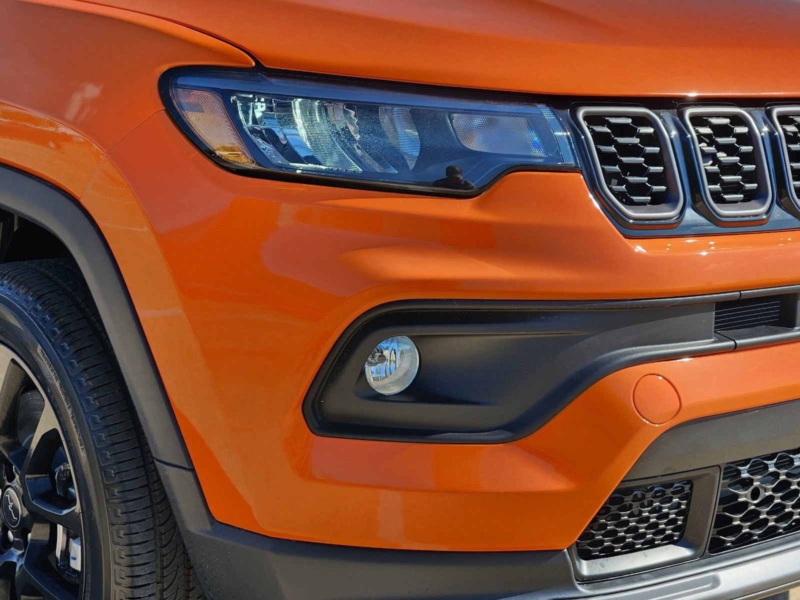 New 2026 Jeep Compass Latitude image 9