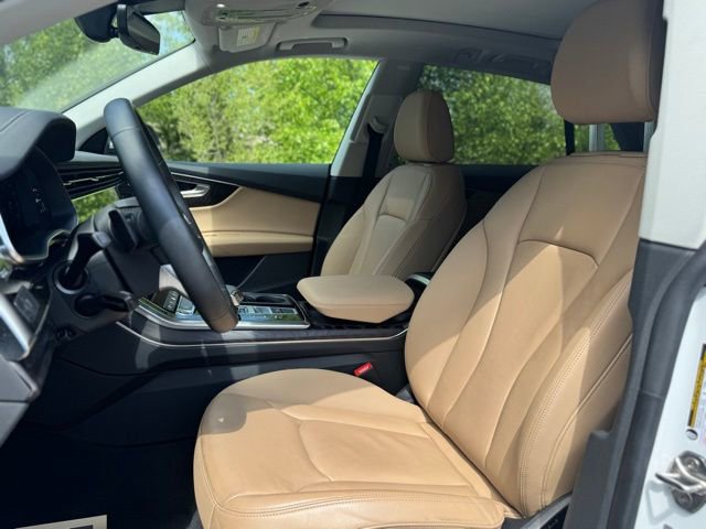 Used 2023 Audi Q8 Premium w/ Convenience Package AWD/4WD image 11