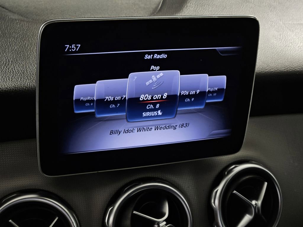 Used 2020 Mercedes-Benz GLA 250 4MATIC w/ Premium Package image 11