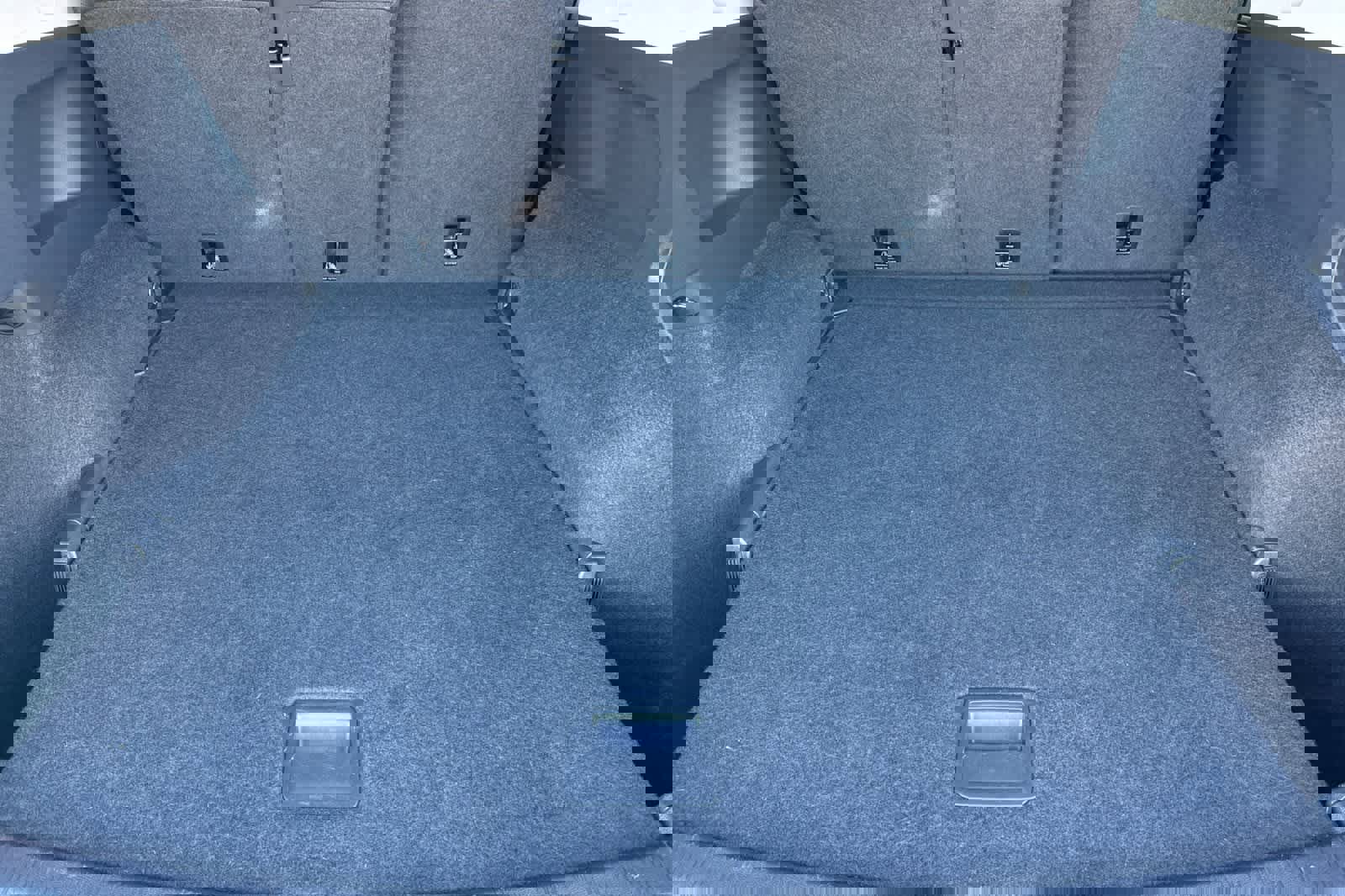 Used 2021 Volkswagen Tiguan SE image 16