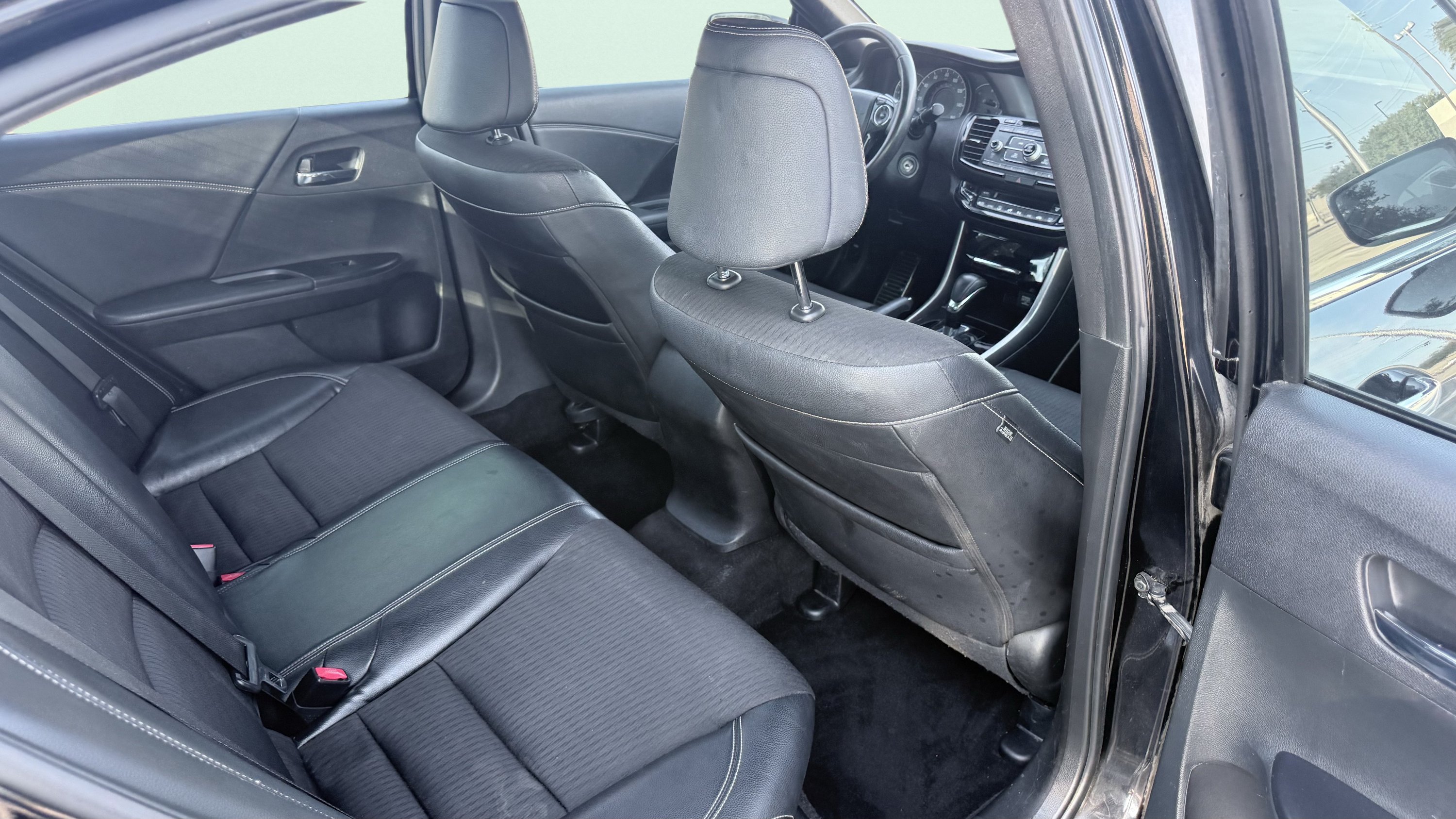 Used 2017 Honda Accord Sport image 33
