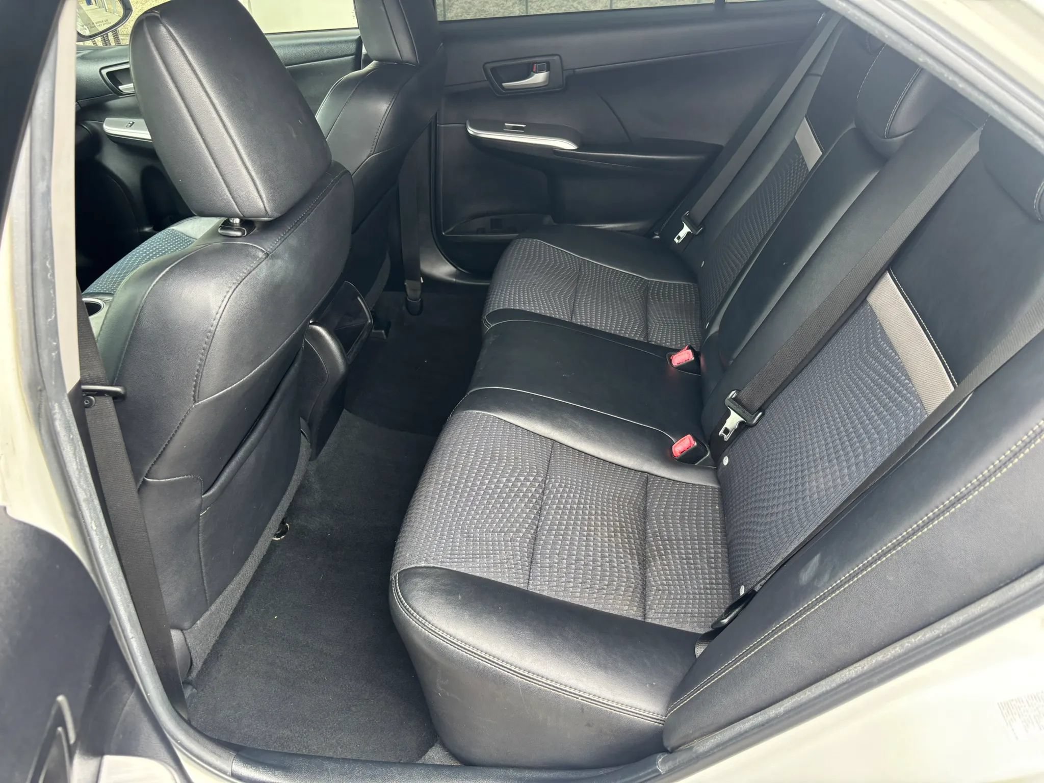 Used 2014 Toyota Camry SE w/ Fleet Convenience Package FWD image 13